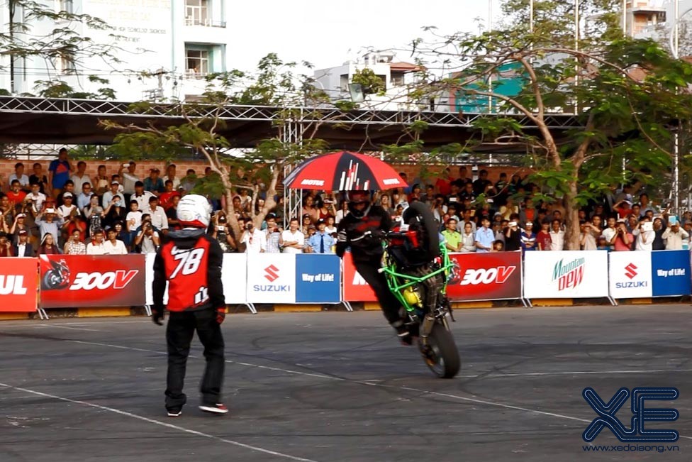 Màn diễn stunt mô tô tam hùng kiệt xuất chưa từng có tại Việt Nam ảnh 9