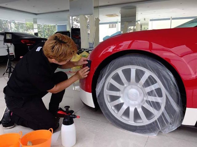 Chuyên gia Nhật “tút” lại Bugatti Veyron của Minh “nhựa” trước khi bán ảnh 3