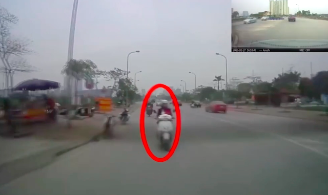 Camera hành trình giúp tài xế ôtô khỏi bị vu vạ sau va chạm với xe máy ảnh 1