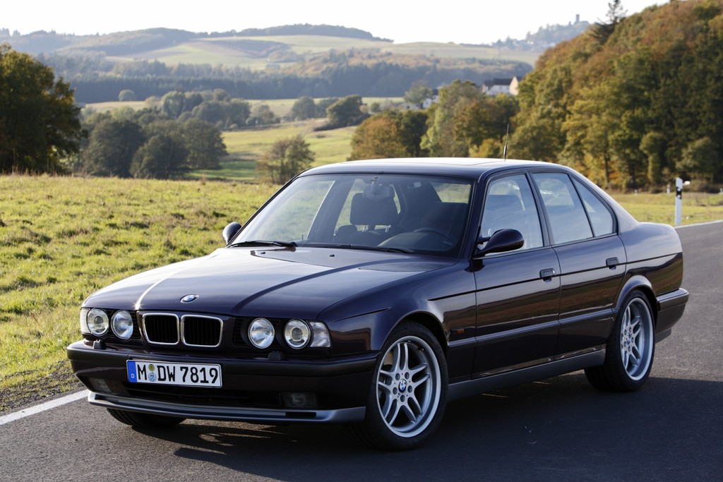 Lịch sử 33 năm của BMW M5 qua 6 thế hệ ảnh 3