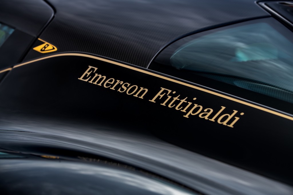 Ra mắt Lotus Evija Fittipaldi Limited Edition kỷ niệm 50 năm theo phong cách hoài cổ ảnh 6