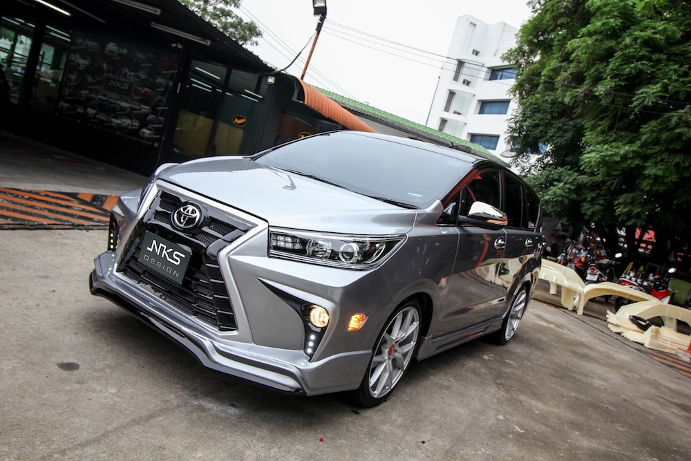 Người Thái độ Toyota Innova đẹp như Lexus ảnh 1