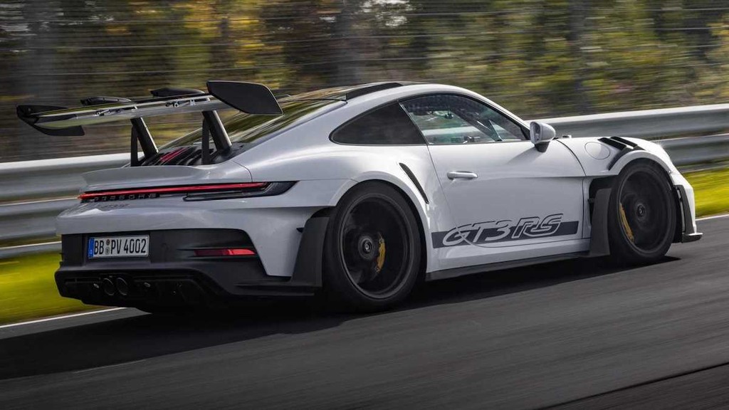Porsche 911 GT3 RS lập kỷ lục mới ở đường đua Nurburgring ảnh 1