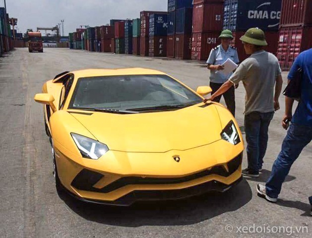 Siêu xe Lamborghini Aventador S đầu tiên “chào” Việt Nam ảnh 2