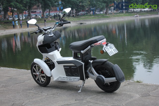 Xe máy điện 3 bánh cân bằng giá 49 triệu đồng xuất hiện tại Hà Nội ảnh 5