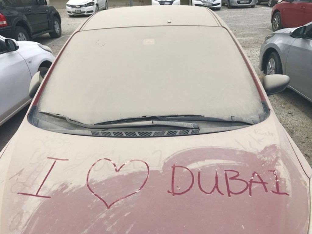 16 sự thật “đắng lòng” phía sau hàng ngàn siêu xe bị bỏ rơi, nằm trơ mình hứng cát bụi tại Dubai ảnh 10