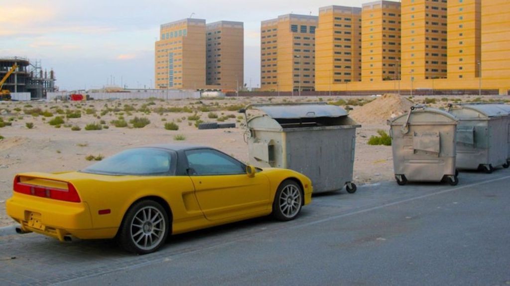 16 sự thật “đắng lòng” phía sau hàng ngàn siêu xe bị bỏ rơi, nằm trơ mình hứng cát bụi tại Dubai ảnh 12