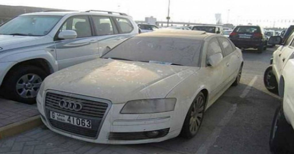 16 sự thật “đắng lòng” phía sau hàng ngàn siêu xe bị bỏ rơi, nằm trơ mình hứng cát bụi tại Dubai ảnh 16