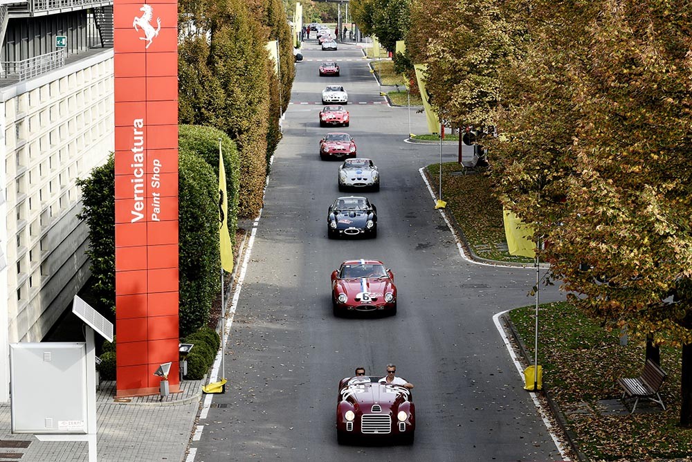 Mừng sinh nhật 55 năm mẫu xe đắt giá nhất Thế giới - Ferrari 250 GTO ảnh 12