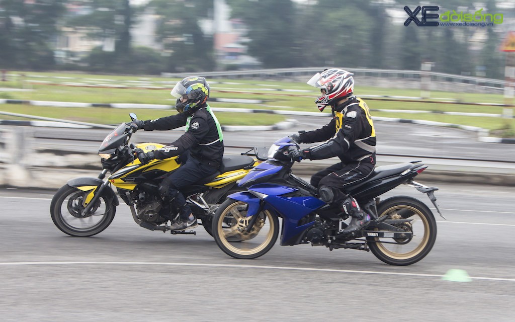 Hàng chục biker Hà Nội tụ tập luyện lái xe đầu năm ảnh 21