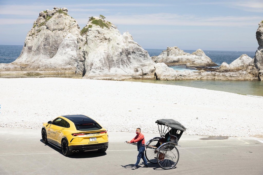 Ai bảo Lamborghini không “phượt” xuyên quốc gia được? Cặp đôi Urus vượt hơn 6.500km xuyên Nhật, ngắm hoa anh đào mùa Xuân ảnh 2