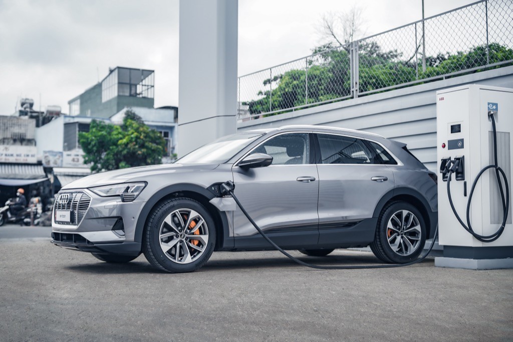 SUV điện Audi e-tron đã trở lại Việt Nam, lần này chính thức mở bán với giá khởi điểm đầy hấp dẫn ảnh 10