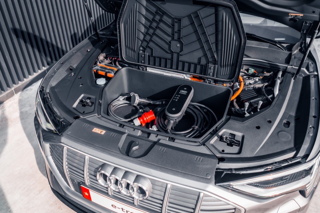 SUV điện Audi e-tron đã trở lại Việt Nam, lần này chính thức mở bán với giá khởi điểm đầy hấp dẫn ảnh 8