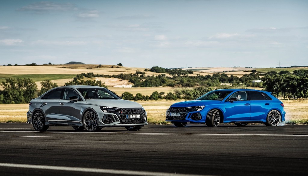 Mercedes-AMG A45 và BMW M2 vừa ra bản mới, Audi RS 3 đáp trả với model giới hạn Performance ảnh 15