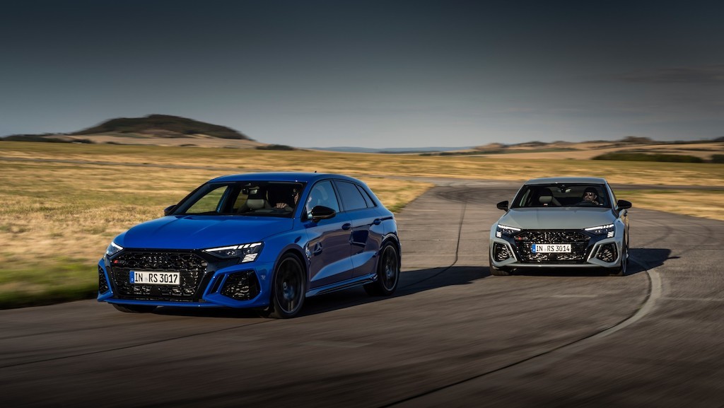 Mercedes-AMG A45 và BMW M2 vừa ra bản mới, Audi RS 3 đáp trả với model giới hạn Performance ảnh 16