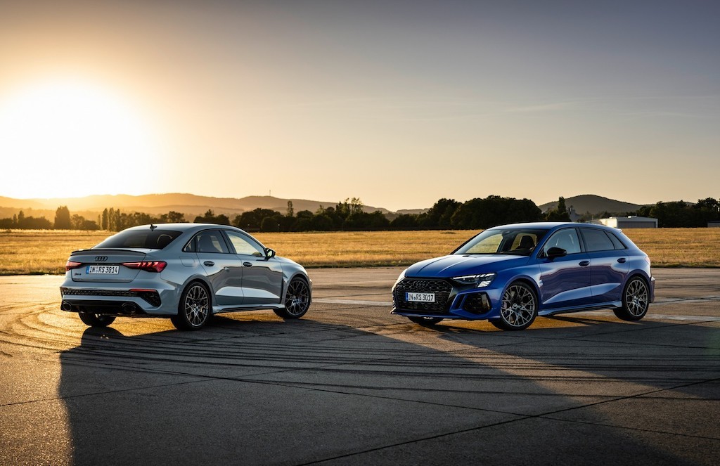 Mercedes-AMG A45 và BMW M2 vừa ra bản mới, Audi RS 3 đáp trả với model giới hạn Performance ảnh 1