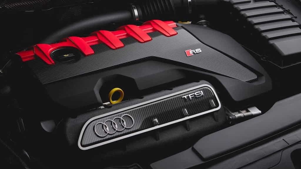 Audi kỷ niệm 10 năm mẫu SUV hiệu suất cao RS Q3 với gói ngoại thất tối màu ảnh 5