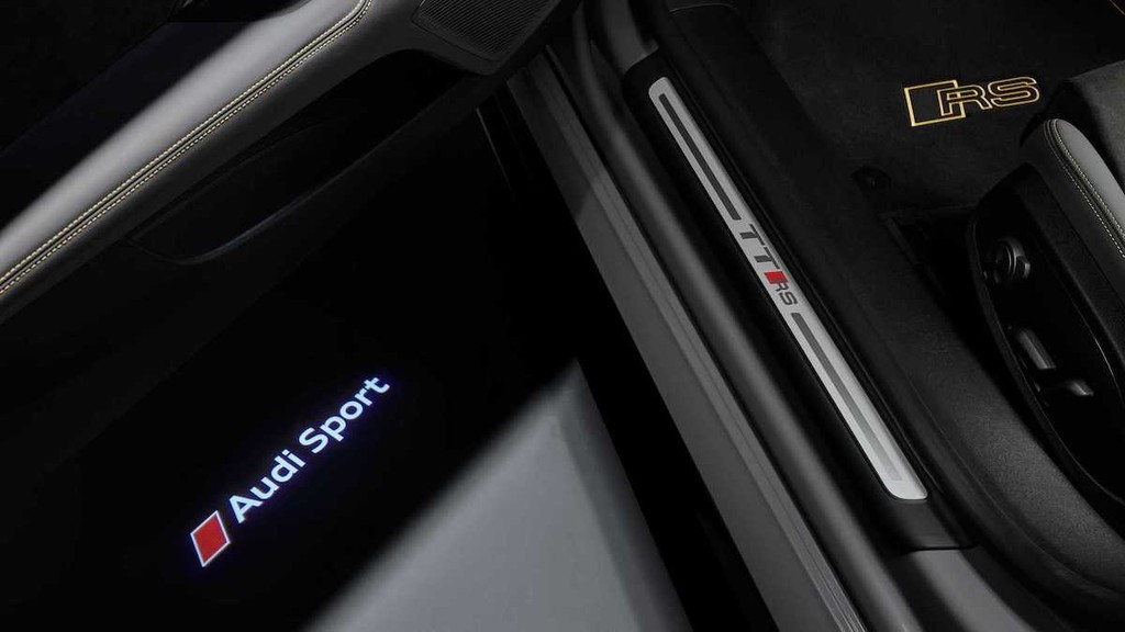 Xe thể thao Audi TT RS Iconic Edition mới, sản xuất giới hạn chỉ 50 chiếc ảnh 7