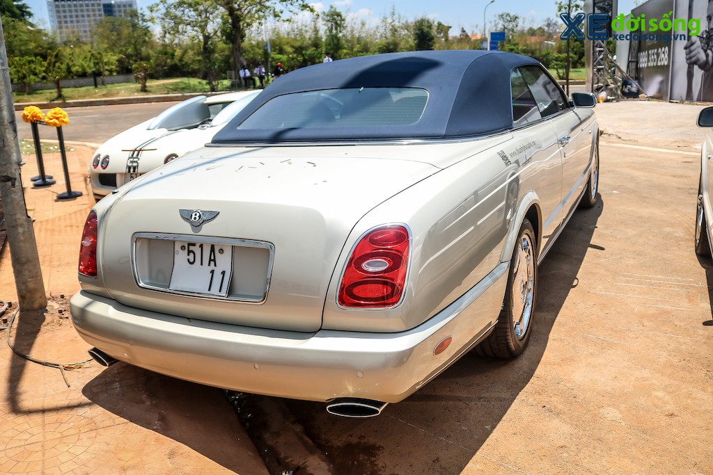 Diện kiến Bentley mui trần Azure cực hiếm ở Việt Nam, thuộc sở hữu của “trùm cafe” Trung Nguyên ảnh 2
