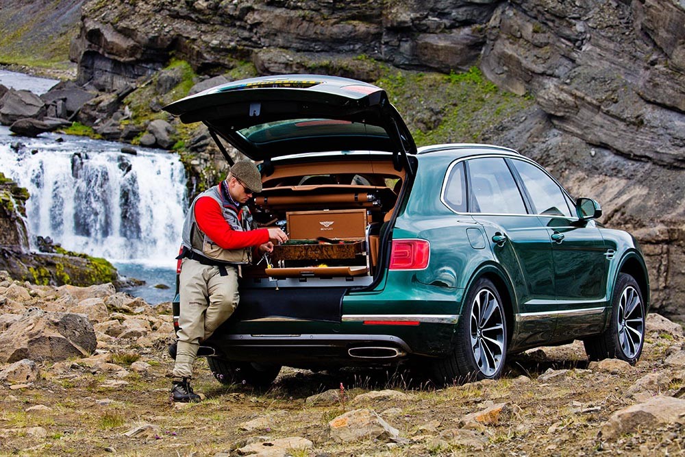 Đi câu cá sành điệu đúng chất siêu SUV Bentley Bentayga ảnh 1