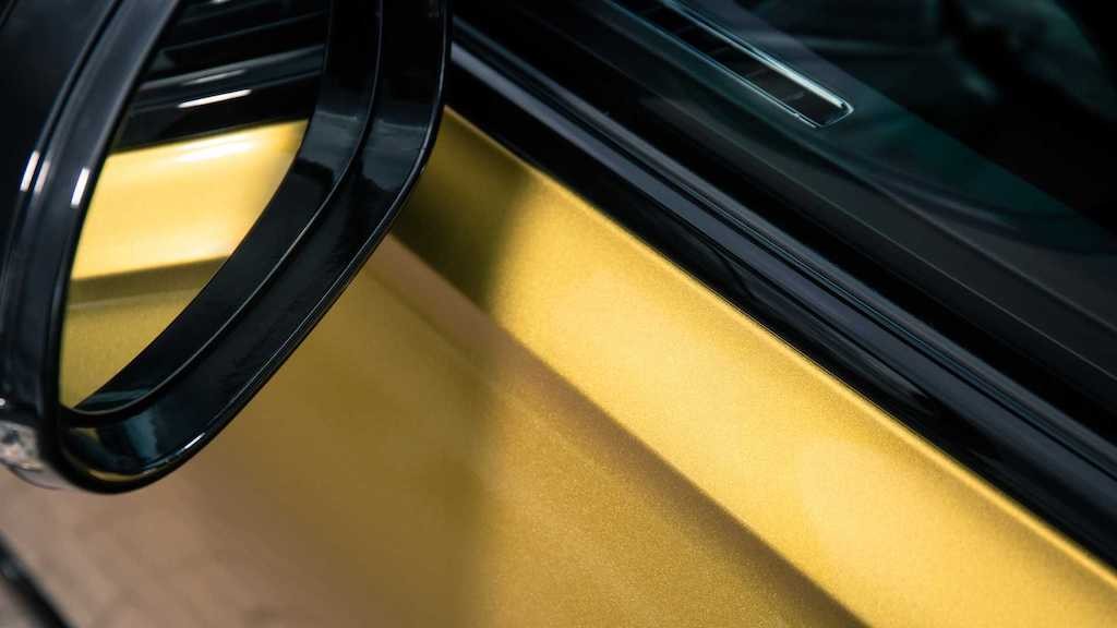 Tôn trọng giới tính LGBT, Bentley tạo ra mui trần Continental GT mang 7 sắc cầu vồng ảnh 5