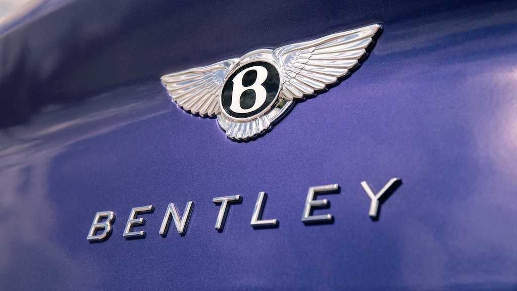 Tôn trọng giới tính LGBT, Bentley tạo ra mui trần Continental GT mang 7 sắc cầu vồng ảnh 8