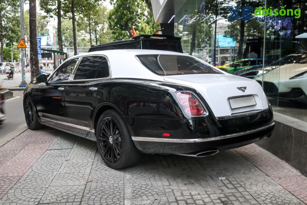 Sedan siêu sang Bentley Mulsanne tại Việt Nam đã hiếm, gặp được bản Mulliner bản cá nhân hoá còn khó hơn! ảnh 2