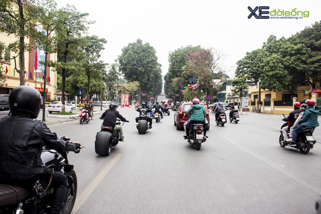 Chùm ảnh: Hàng chục biker Hà Nội đi chơi xuân mùng 3 Tết ảnh 11
