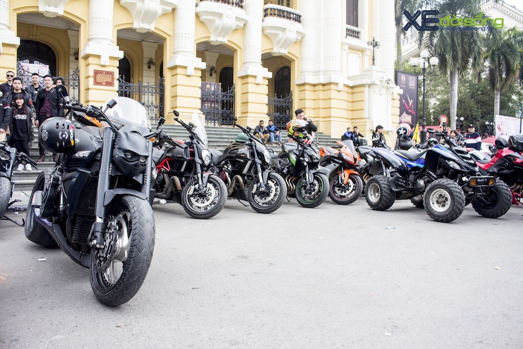 Chùm ảnh: Hàng chục biker Hà Nội đi chơi xuân mùng 3 Tết ảnh 2
