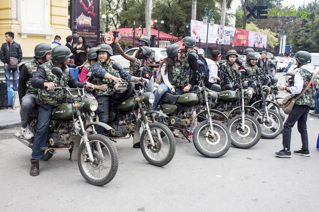 Chùm ảnh: Hàng chục biker Hà Nội đi chơi xuân mùng 3 Tết ảnh 4
