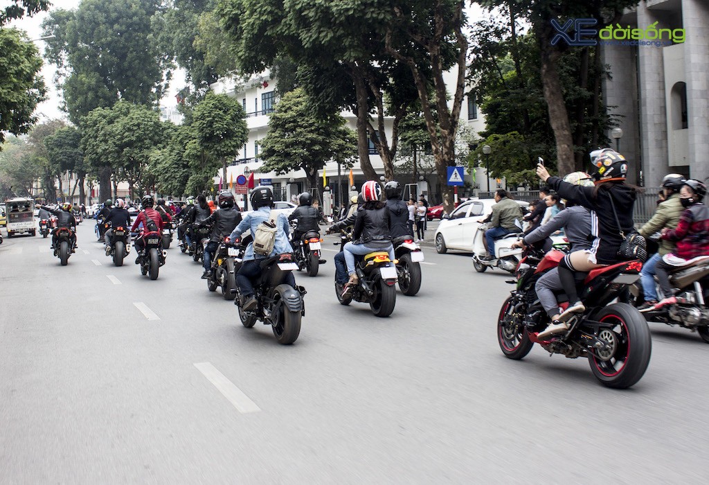 Chùm ảnh: Hàng chục biker Hà Nội đi chơi xuân mùng 3 Tết ảnh 5
