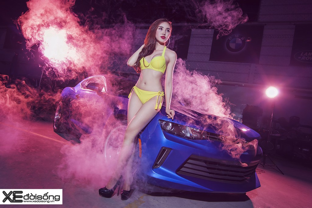 Người mẫu Lương Lê nóng bỏng đọ dáng Chevrolet Camaro 2017  ảnh 2
