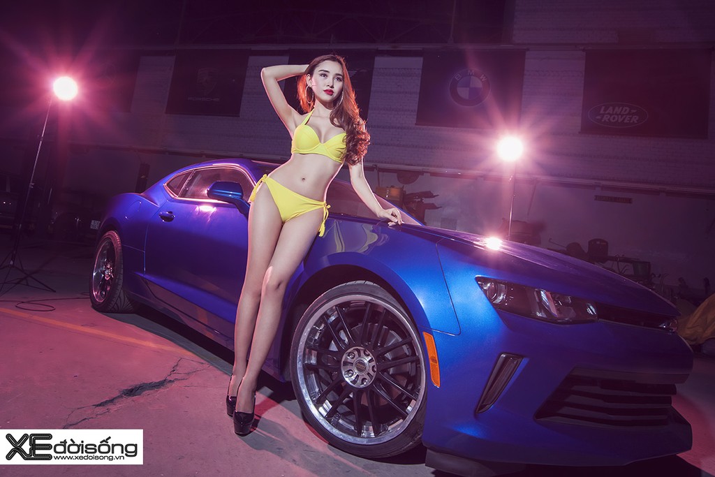 Người mẫu Lương Lê nóng bỏng đọ dáng Chevrolet Camaro 2017  ảnh 4