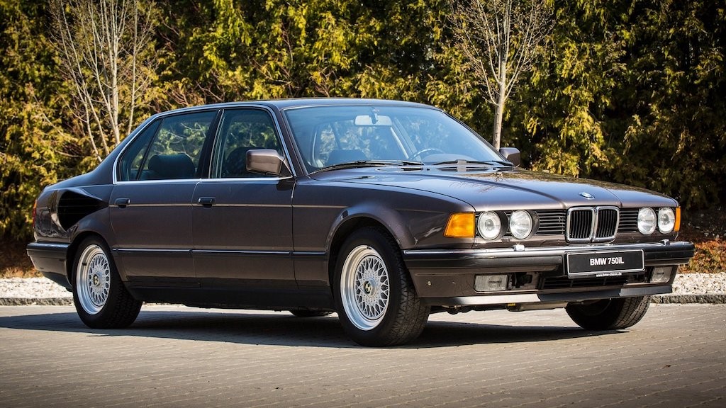Đã từng có thời BMW định nhồi động cơ “siêu to khổng lồ” này vào 7 Series! ảnh 1