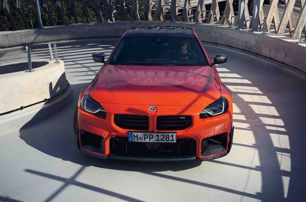 BMW M2 2023 tăng thêm độ hầm hố với gói trang bị M Performamce ảnh 1