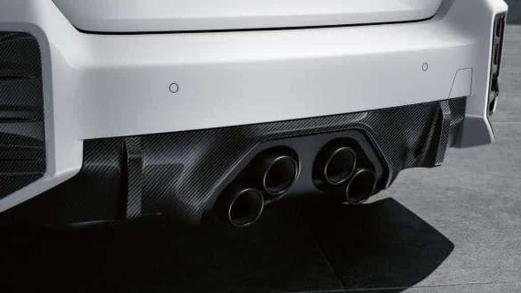 BMW M2 2023 tăng thêm độ hầm hố với gói trang bị M Performamce ảnh 4