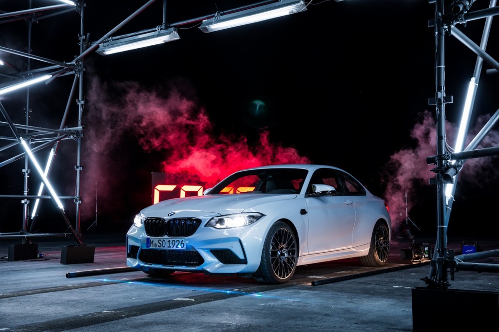 Hai màn lập kỷ lục thế giới “cực độc” của BMW M2 Competition ảnh 2