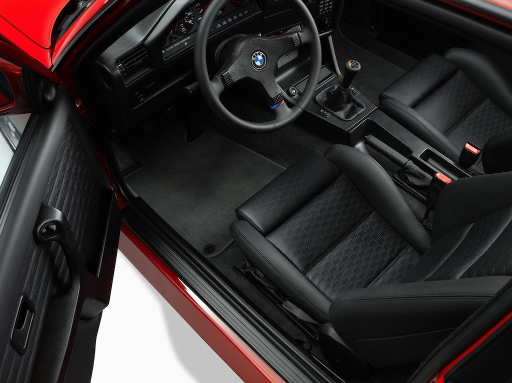 Vừa ra mắt, “xế hộp” thể thao BMW M4 thế hệ mới đã bị mổ xẻ với nội thất thời trang ảnh 6