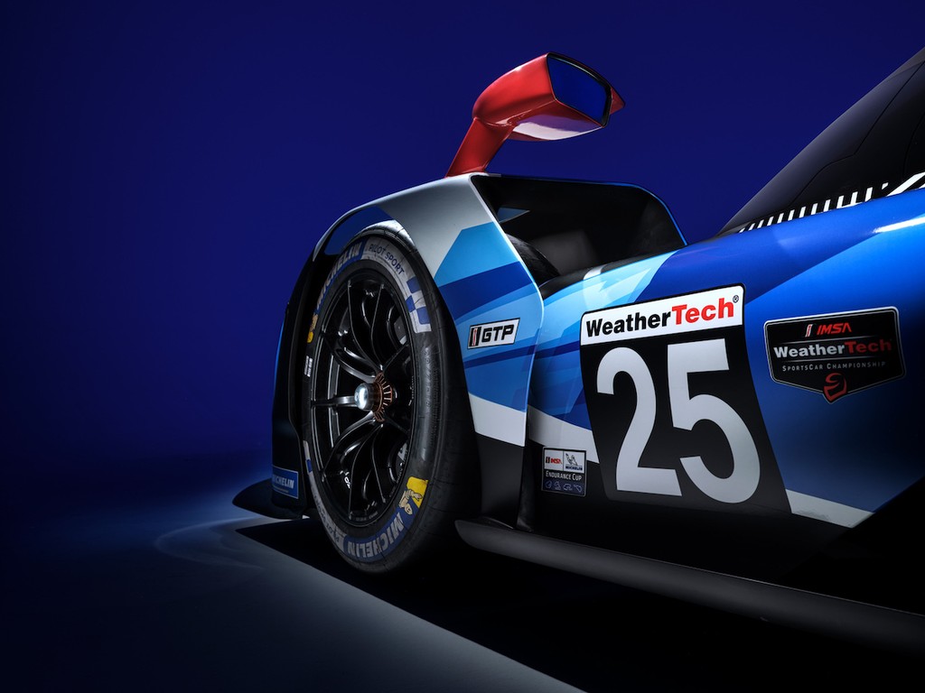 Lộ diện BMW M Hybrid V8 sẽ thi tài tốc độ với Lamborghini LMDh  ảnh 1