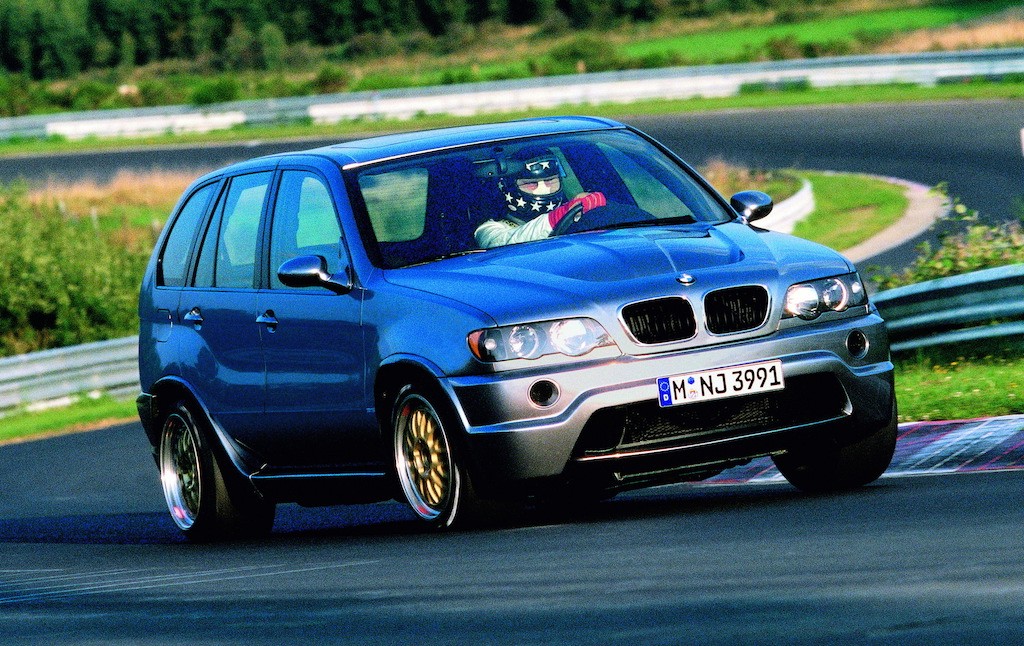 X5 M đã đủ xếp vào hàng siêu SUV, nhưng cách đây hơn 20 năm hoá ra BMW còn tạo ra xe “khủng” hơn! ảnh 6