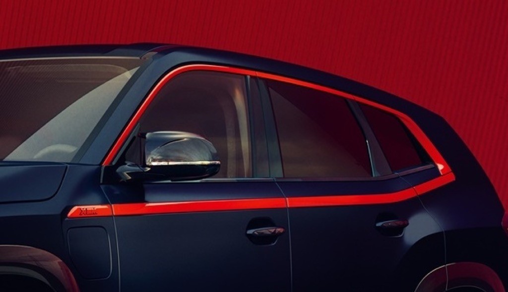 Vẫn chưa hết gây tranh cãi về thiết kế, siêu SUV XM lại sắp có bản Label Red còn “khủng” hơn ảnh 3