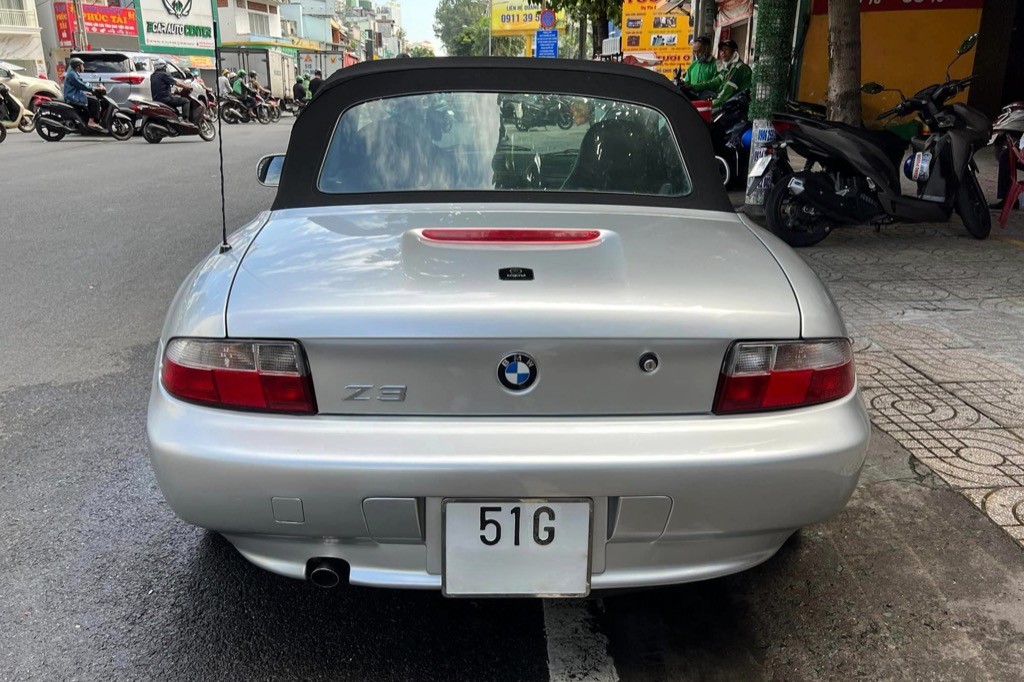 Bắt gặp mui trần BMW Z3 hàng độc địa của 'Qua' Vũ tại Sài Gòn ảnh 5