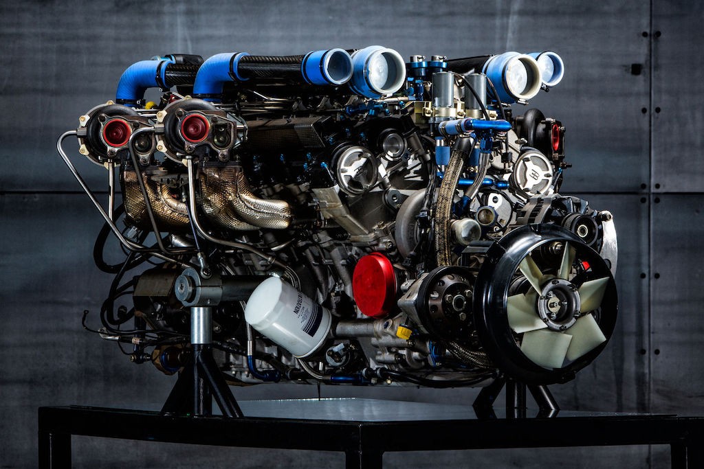 Bugatti EB110 và Chiron – Sự tương quan giữa quá khứ và tương lai ảnh 3