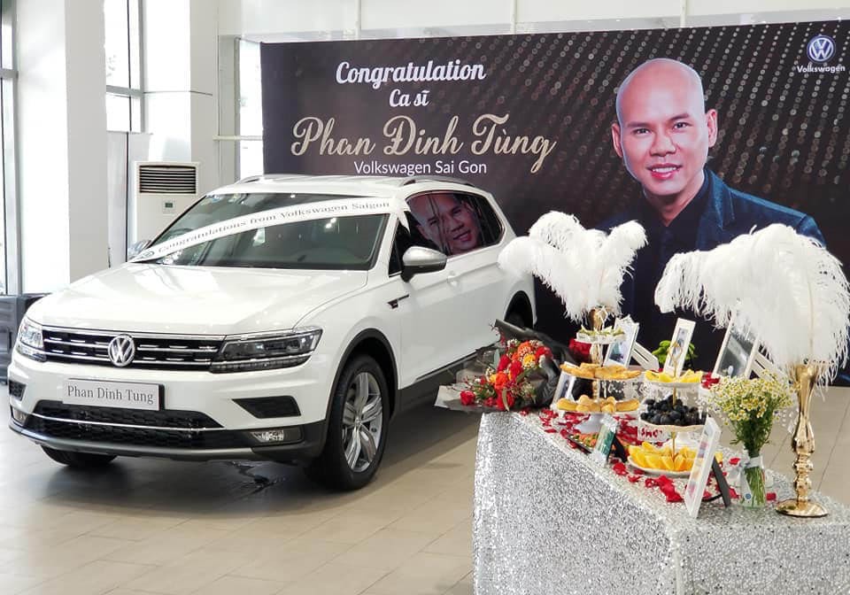 Vợ chồng ca sĩ Phan Đình Tùng tậu SUV VW Tiguan Allspace giá hơn 1,7 tỉ đồng ảnh 4