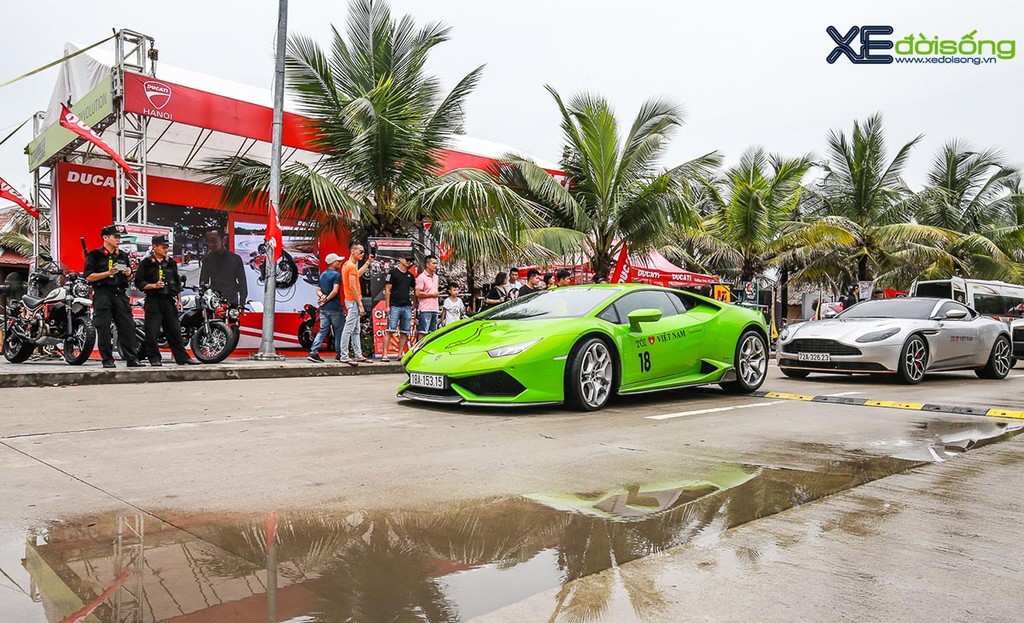 Cận cảnh đoàn siêu xe Car Passion 2019 tại Tuần Châu, Hạ Long ảnh 21