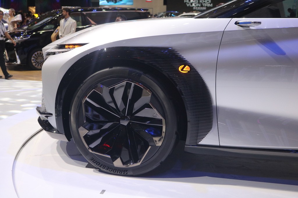 Lexus Việt Nam trưng bày xe concept LF-Z Electrified  đậm chất tương lai ảnh 5