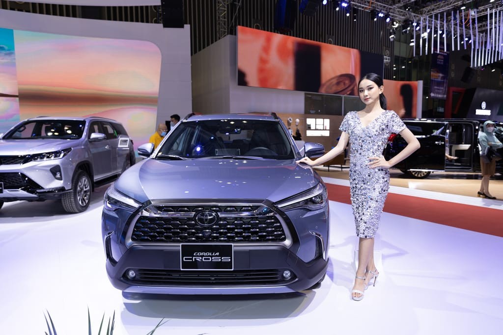 Ngoài bZ4X là tâm điểm, Toyota cũng thể hiện sự chuyển mình tại Triển lãm Ô tô Việt Nam 2022 ảnh 8