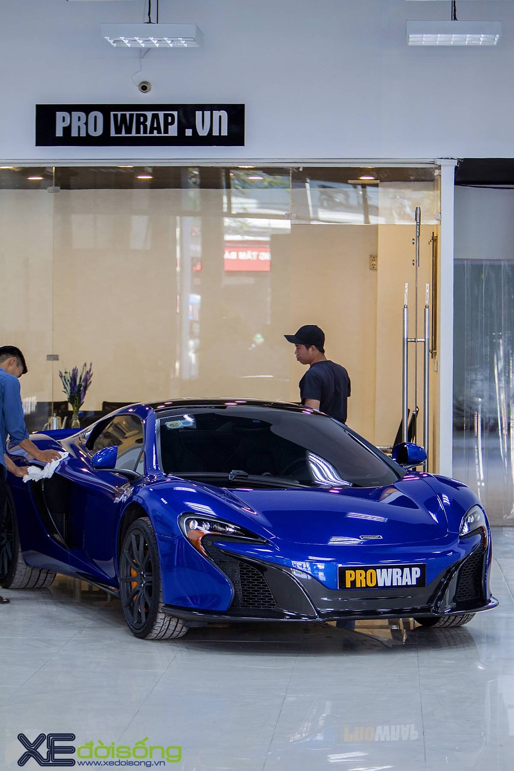 Minh “Nhựa” đưa siêu xe McLaren biển đẹp đi dự sự kiện ở Sài Gòn ảnh 15
