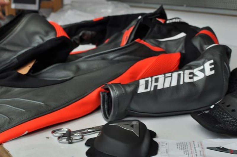 Đồ bảo hộ mô tô cá tính hơn với dịch vụ custom mới của Dainese ảnh 7