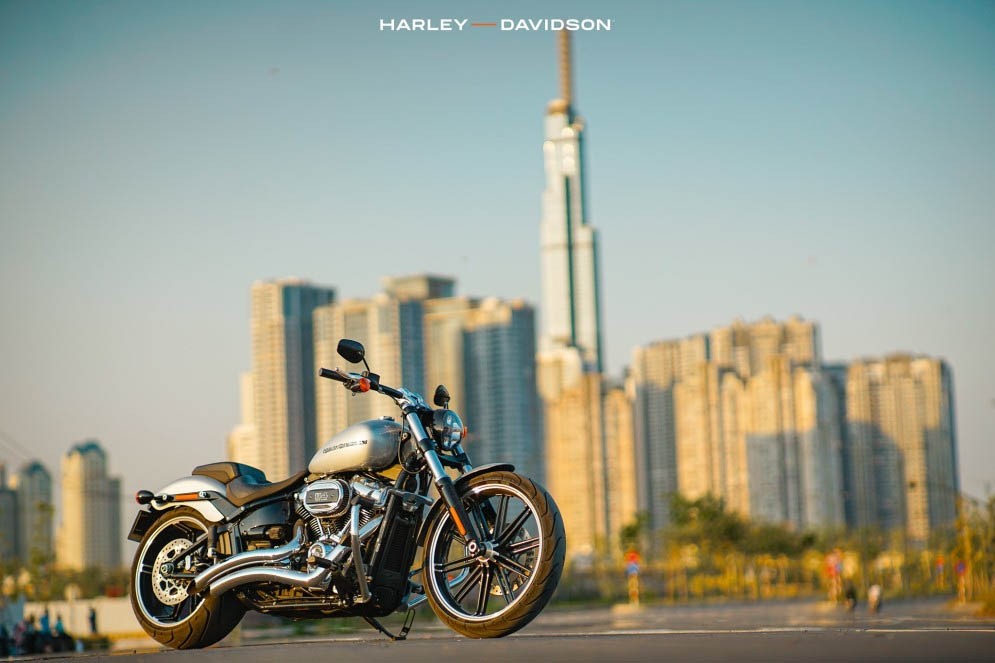 Cường Đô La được tặng mô tô Harley-Davidson Breakout trị giá gần 2 tỷ làm quà Giáng sinh ảnh 7